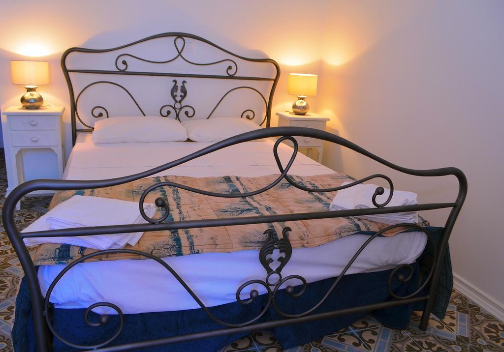Belvedere Private Luxury Beach Villa Chalki Town Bilik gambar