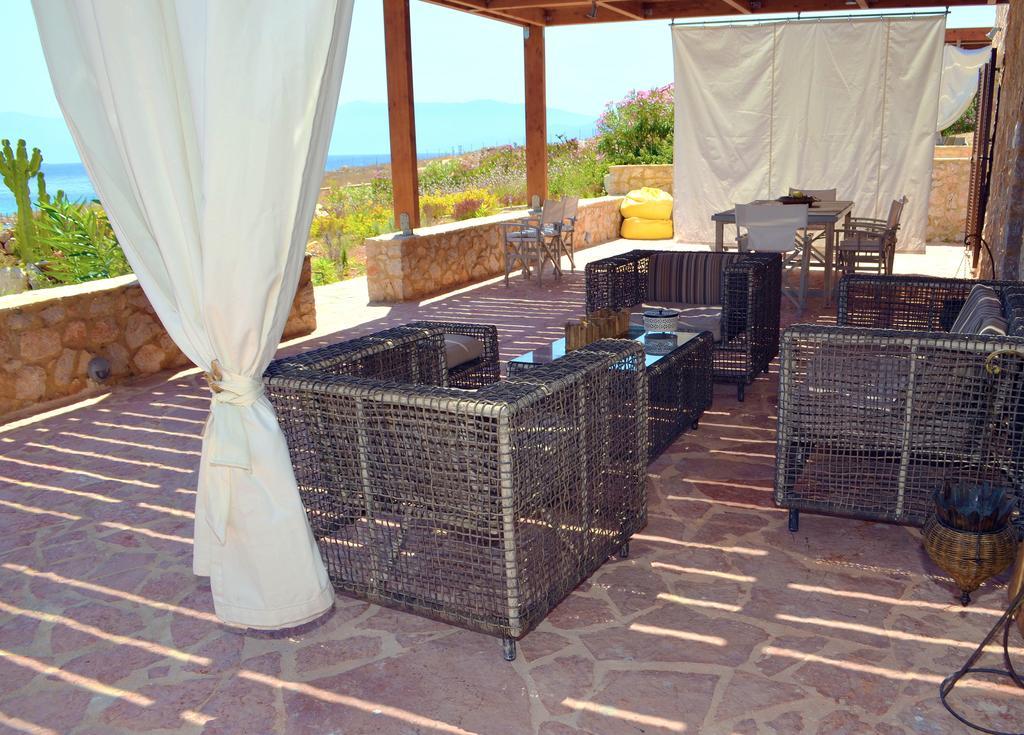 Belvedere Private Luxury Beach Villa Chalki Town Bilik gambar